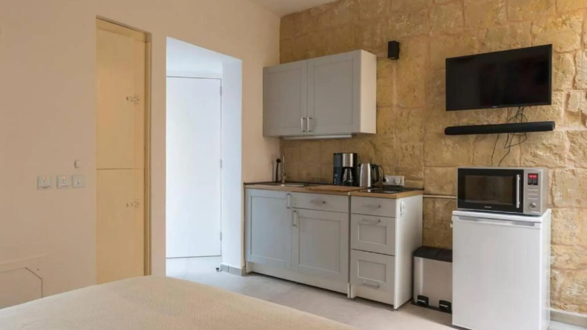 Authentic Gf Apartment With Terrace At The 3 Cities Marina Cospicua Malta