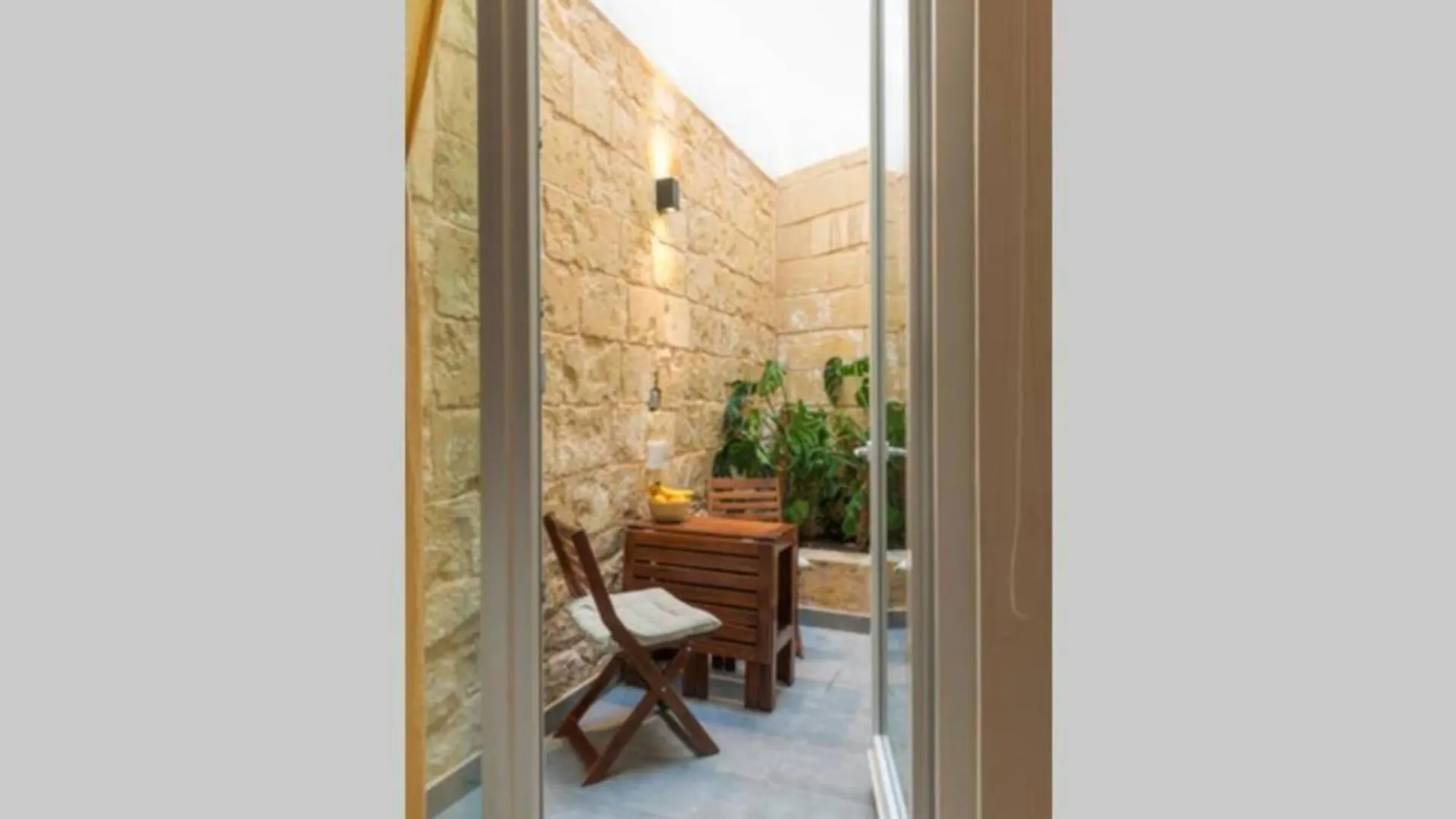 Authentic Gf Apartment With Terrace At The 3 Cities Marina Cospicua