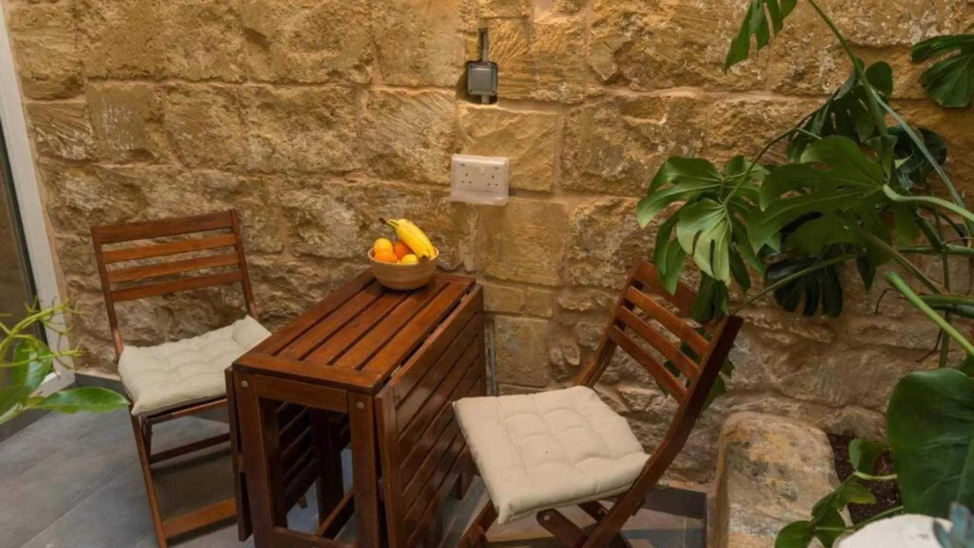 Authentic Gf Apartment With Terrace At The 3 Cities Marina Cospicua